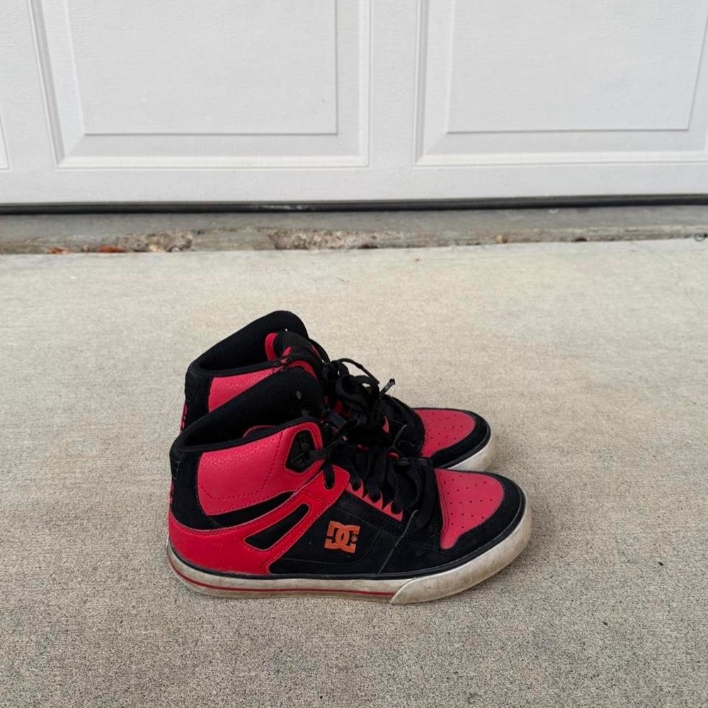 RED & BLACK DC HIGH TOP SNEAKERS